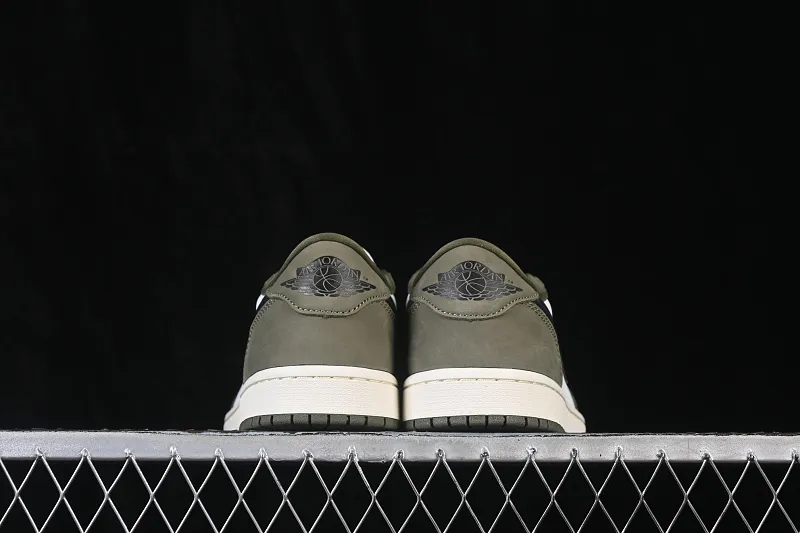All categories Air Jordan Jordan series basketball shoes Air Jordan 1 Low G version pure original Air Jordan 1 Low OG "Medium Olive" AJ1 Joe 1 joint model olive green low-top retro culture basketball shoes HQ6998-200